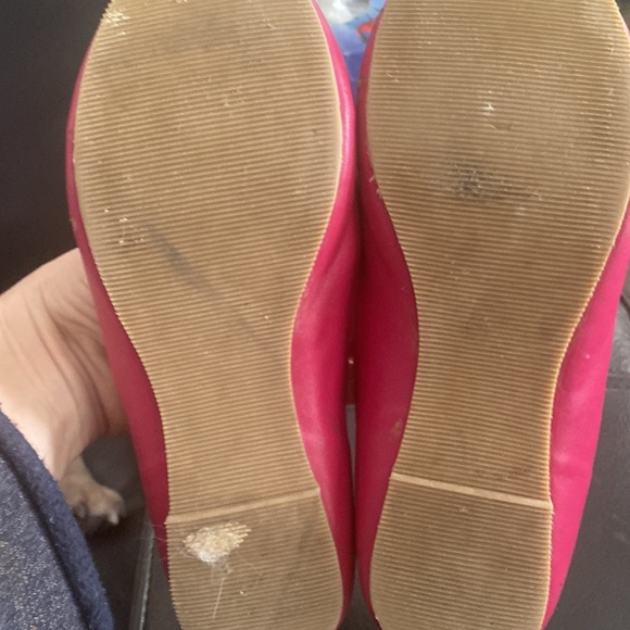 Girls’ shoes in good condition. Dark pink colour. - Picture 2 of 3